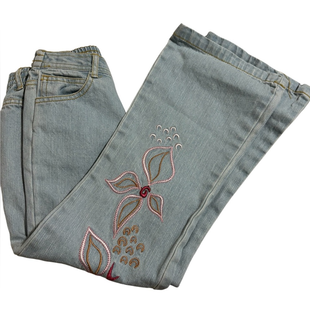 🟢Xhilaration Kids Light Blue Jeans with Floral Embroidery